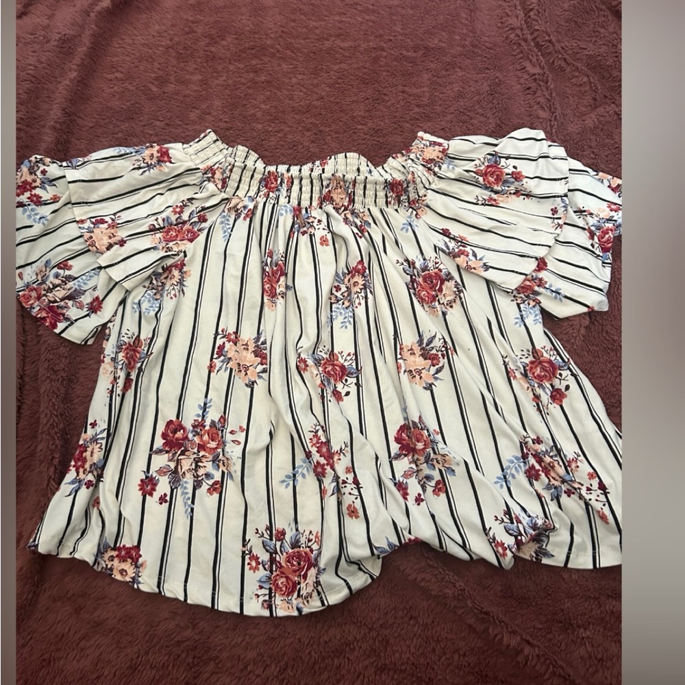 🌺3X off-the-shoulder top🌺